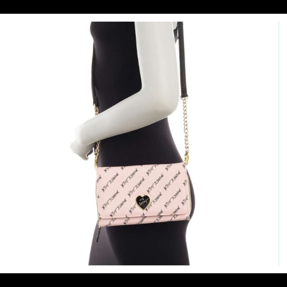Powder Pink Betsey Johnson Purse. - Picture 2 of 4